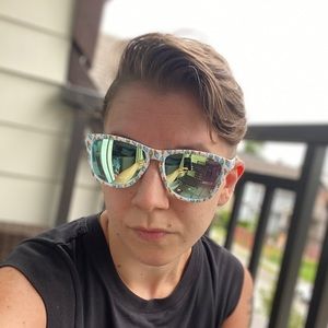 Meet your Posher, Cealiea